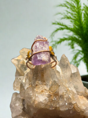 Anillo con Punta de Amatista Grande